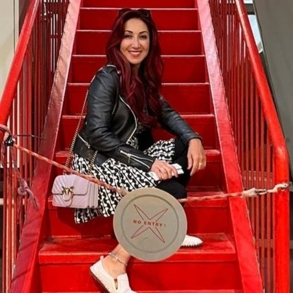 Meet your Posher, Fay - Picture 1 of 1